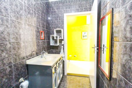 Casa à venda com 140m², 3 quartos e 3 vagas Casa à venda com 140m², 3 quartos e 3 vagasBanheiro