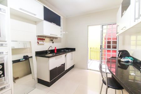 Casa à venda com 140m², 3 quartos e 3 vagas Casa à venda com 140m², 3 quartos e 3 vagasCozinha