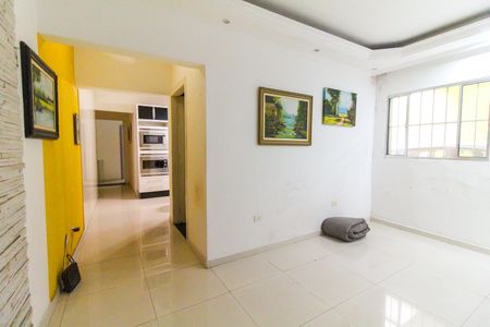 Casa à venda com 140m², 3 quartos e 3 vagas Casa à venda com 140m², 3 quartos e 3 vagasSala