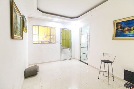 Sala de casa à venda com 3 quartos, 140m² em Vila Carmosina, São Paulo