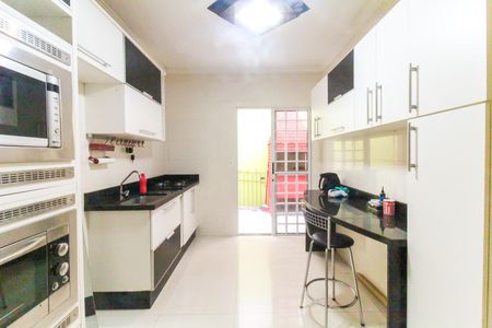 Casa à venda com 140m², 3 quartos e 3 vagas Casa à venda com 140m², 3 quartos e 3 vagasCozinha