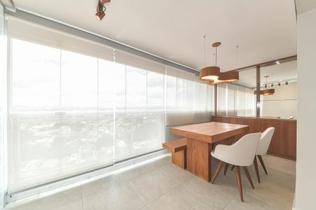 Apartamento para alugar com 84m², 2 quartos e 2 vagasVaranda
