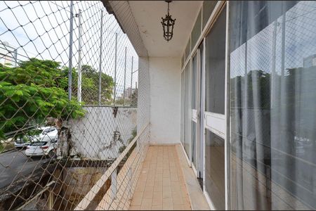Varanda de casa à venda com 4 quartos, 350m² em São Lucas, Belo Horizonte