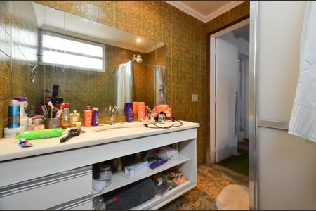 Casa à venda com 350m², 4 quartos e 4 vagasBanheiro Suíte