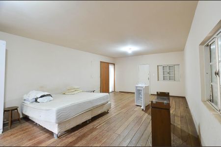 Casa à venda com 350m², 4 quartos e 4 vagasSuíte 2