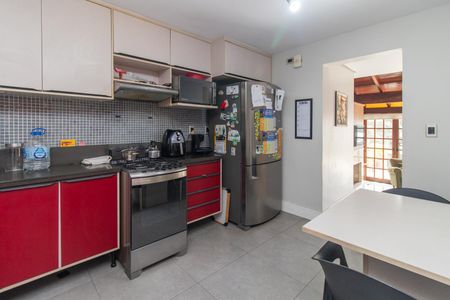 Casa à venda com 208m², 3 quartos e 3 vagasCozinha e Área de Serviço