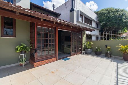 Casa à venda com 208m², 3 quartos e 3 vagasVaranda