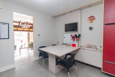 Casa à venda com 208m², 3 quartos e 3 vagasCozinha e Área de Serviço