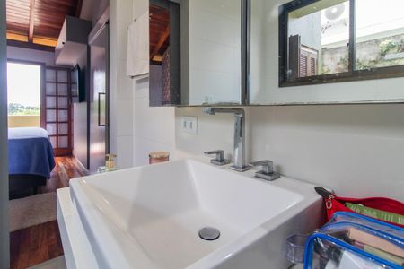 Casa à venda com 208m², 3 quartos e 3 vagasBanheiro do Quarto 1