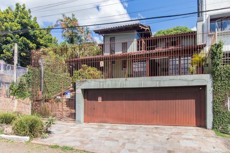 Casa à venda com 208m², 3 quartos e 3 vagasFachada