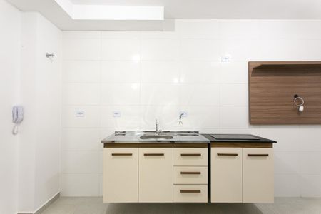 Cozinha de apartamento para alugar com 1 quarto, 25m² em Vila Carrão, São Paulo