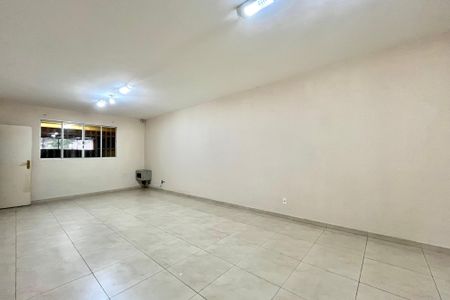 Casa para alugar com 290m², 3 quartos e 2 vagas Casa para alugar com 290m², 3 quartos e 2 vagasSala