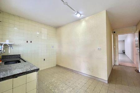 Casa para alugar com 290m², 3 quartos e 2 vagas Casa para alugar com 290m², 3 quartos e 2 vagasCozinha