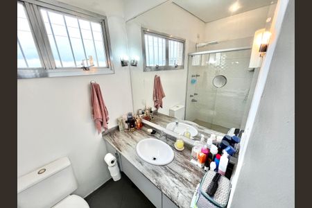 Casa à venda com 365m², 7 quartos e 2 vagasBanheiro da Suíte 4