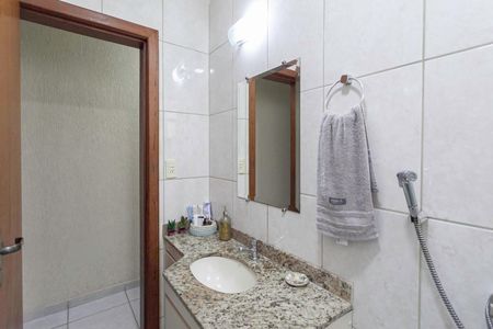 Apartamento à venda com 69m², 2 quartos e 2 vagas Apartamento à venda com 69m², 2 quartos e 2 vagasBanheiro social