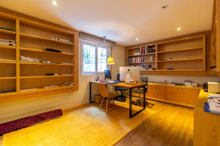 Apartamento à venda com 323m², 4 quartos e 3 vagasEscritório