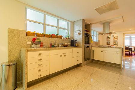 Apartamento à venda com 323m², 4 quartos e 3 vagasCozinha