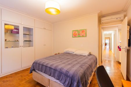 Apartamento à venda com 323m², 4 quartos e 3 vagasQuarto 1