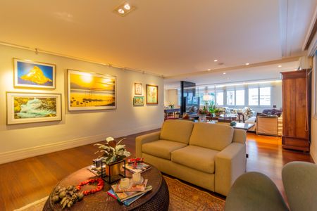 Apartamento à venda com 323m², 4 quartos e 3 vagasSala