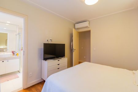 Apartamento à venda com 323m², 4 quartos e 3 vagasSuíte 2