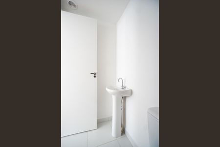 Banheiro de apartamento para alugar com 1 quarto, 27m² em Penha de França, São Paulo