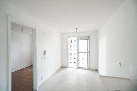 Sala e cozinha de apartamento para alugar com 1 quarto, 27m² em Penha de França, São Paulo