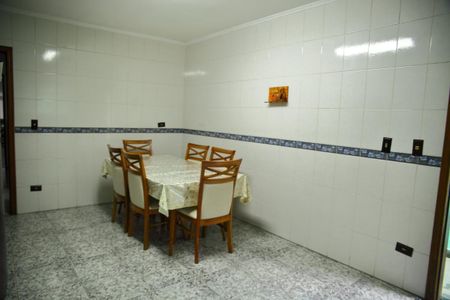 Casa à venda com 184m², 3 quartos e 3 vagasCozinha 