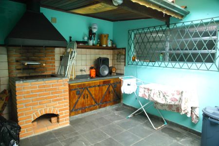 Casa à venda com 184m², 3 quartos e 3 vagasQuintal/Churrasqueira 