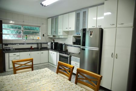 Casa à venda com 184m², 3 quartos e 3 vagasCozinha 