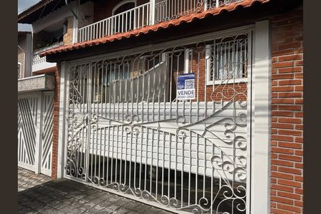 Casa à venda com 184m², 3 quartos e 3 vagasFachada 