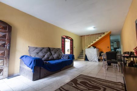 Casa para alugar com 173m², 3 quartos e 4 vagas Casa para alugar com 173m², 3 quartos e 4 vagasSala