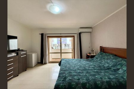 Quarto de casa à venda com 4 quartos, 400m² em Jardim Itu, Porto Alegre