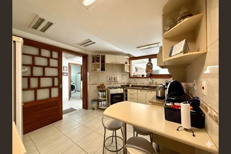 Casa à venda com 400m², 4 quartos e 4 vagasCozinha