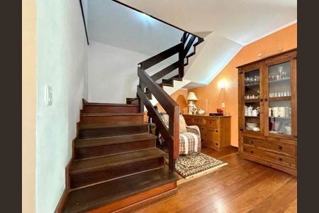 Sala de casa à venda com 4 quartos, 400m² em Jardim Itu, Porto Alegre