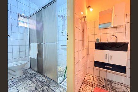 Casa à venda com 160m², 5 quartos e 5 vagasBanheiro Social - Casa 1