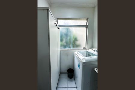 Apartamento para alugar com 60m², 3 quartos e 1 vagaÁrea de Serviço