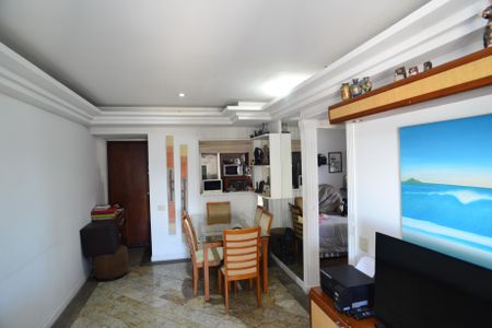Sala de apartamento à venda com 2 quartos, 62m² em Barra da Tijuca, Rio de Janeiro