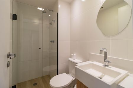 Banheiro de kitnet/studio à venda com 1 quarto, 24m² em Perdizes, São Paulo