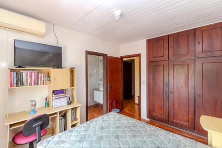 Casa à venda com 120m², 2 quartos e 4 vagasSuíte