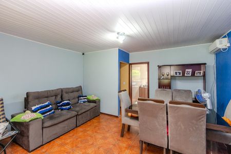 Sala de casa à venda com 2 quartos, 120m² em Vila Nova, Porto Alegre