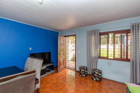 Sala de casa à venda com 2 quartos, 120m² em Vila Nova, Porto Alegre