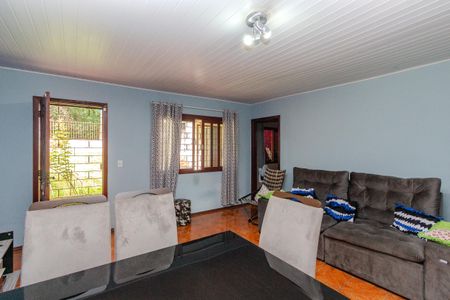 Sala de casa à venda com 2 quartos, 120m² em Vila Nova, Porto Alegre