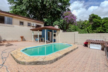 Casa à venda com 120m², 2 quartos e 4 vagasQuintal