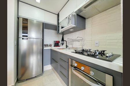 Apartamento à venda com 48m², 2 quartos e 2 vagas Apartamento à venda com 48m², 2 quartos e 2 vagasCozinha e Área de Serviço