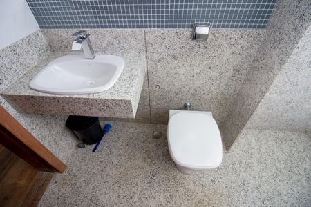 Casa à venda com 250m², 3 quartos e 4 vagasBanheiro Social