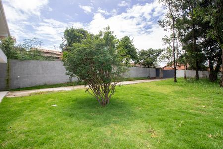 Casa à venda com 250m², 3 quartos e 4 vagasQuintal