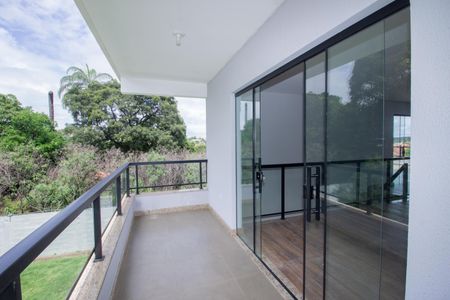 Casa à venda com 250m², 3 quartos e 4 vagasVaranda da Sala