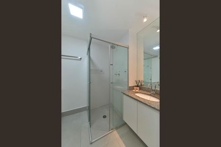 Banheiro de apartamento para alugar com 1 quarto, 30m² em Santo Amaro, São Paulo