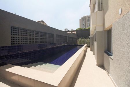Apartamento à venda com 27m², 1 quarto e sem vagaÁrea Comum - Piscina 