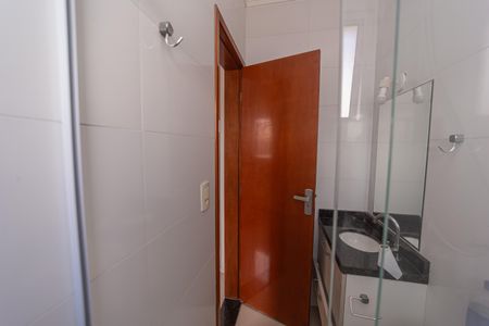 Casa de condomínio para alugar com 64m², 3 quartos e 2 vagas Casa de condomínio para alugar com 64m², 3 quartos e 2 vagasBanheiro do Quarto 1